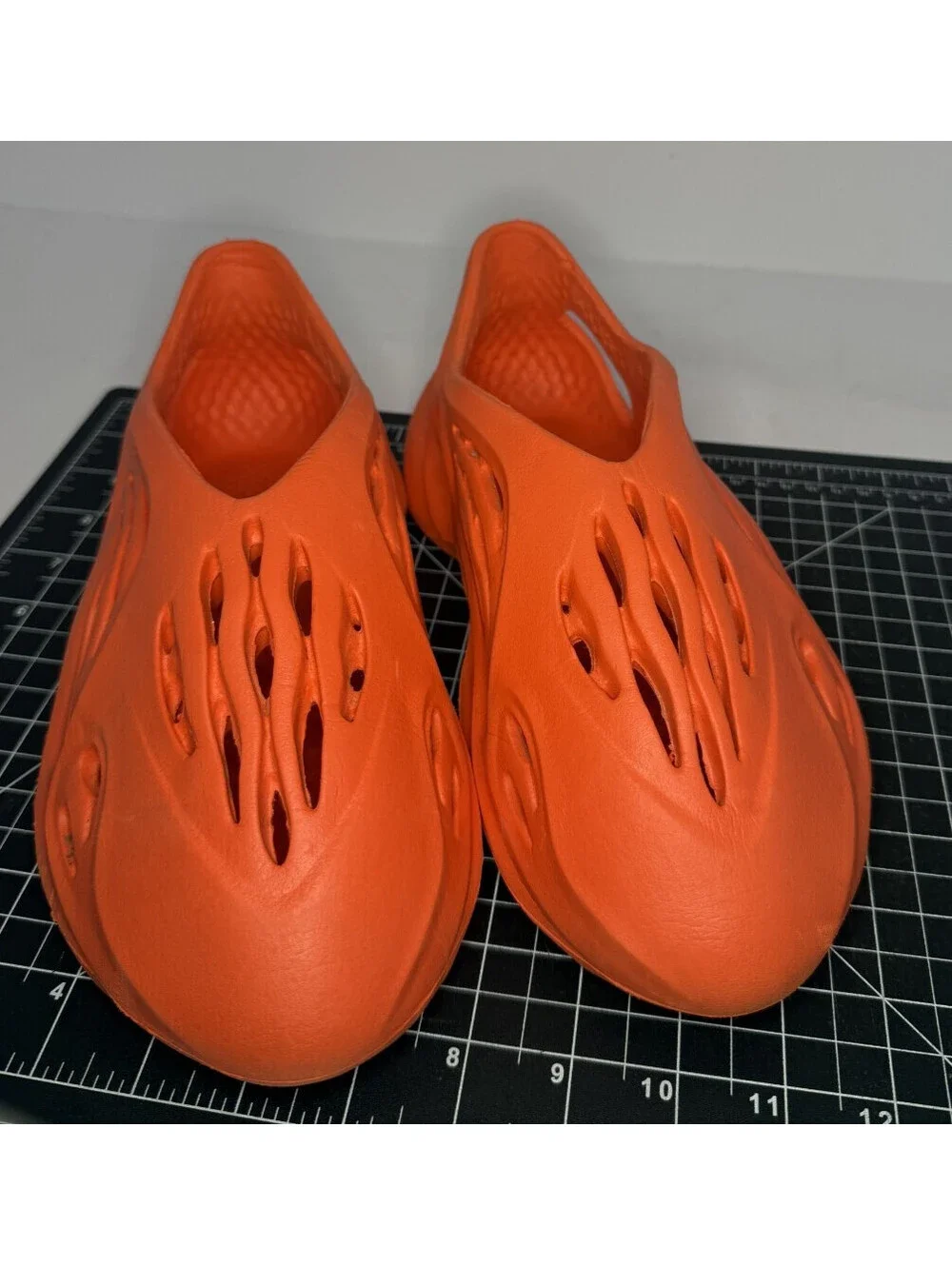 Non-Branded Foam Runner Orange Mens Size 8 Pre-Owned